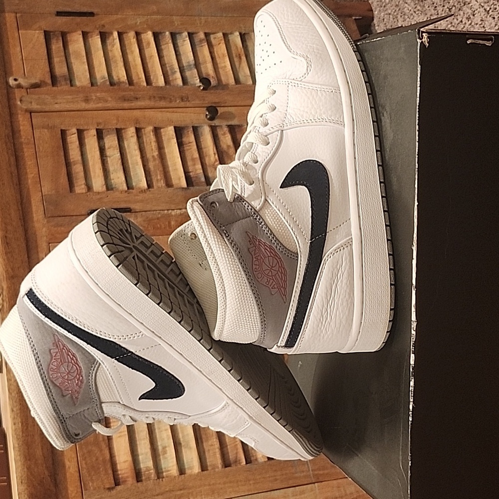 Air Jordan 1 Mid Paris White Navy Sneakers DR8038-100 Men's Size 9.5 - Picture 6 of 6
